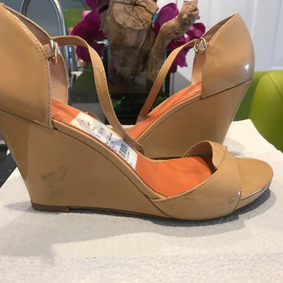 VIA SPGA USED DESIGNER WEDGES - Picture 3 of 8